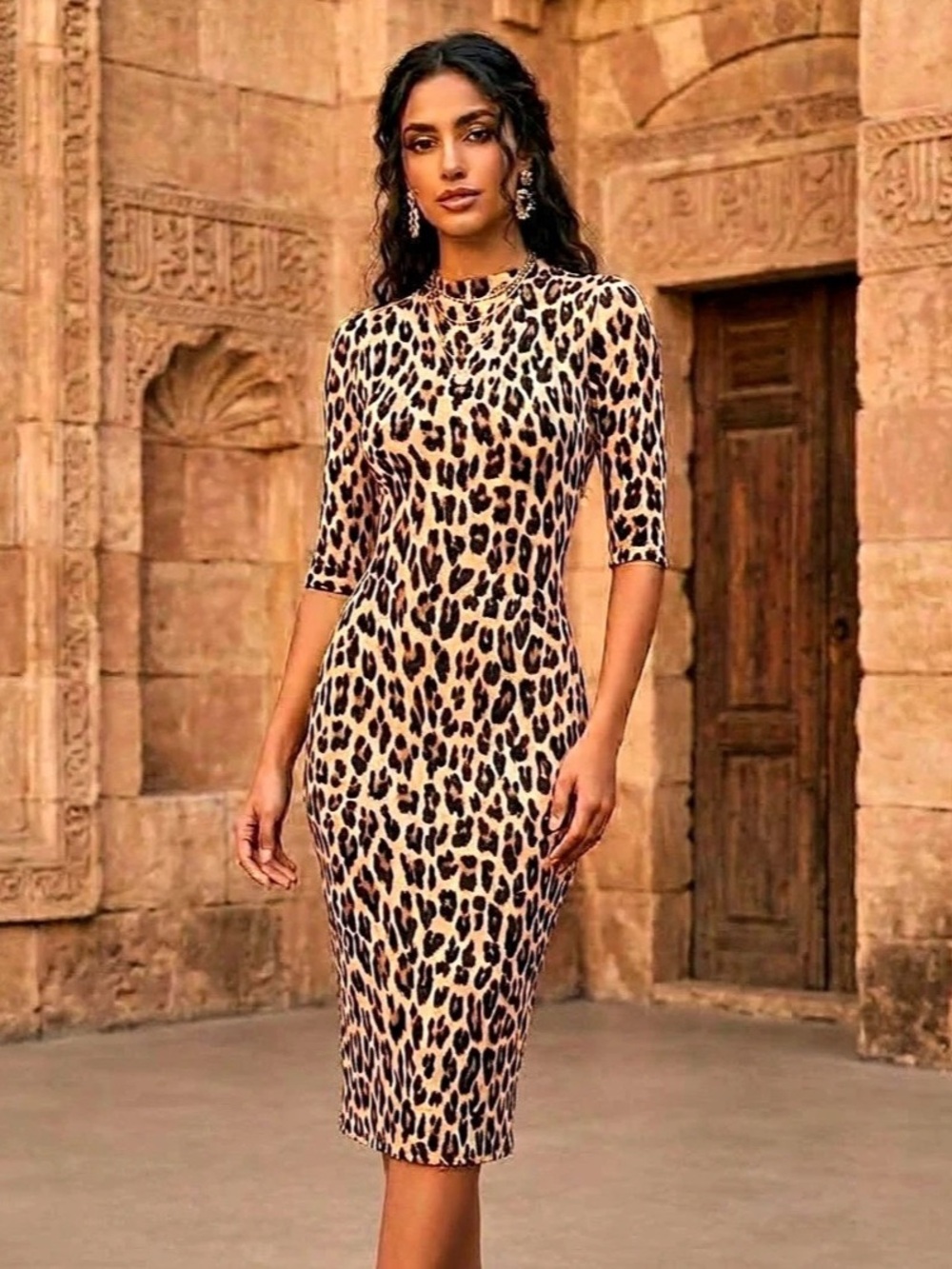 ALICE + OLIVIA Delora Fitted Leopard Mock-Neck Dress size 2